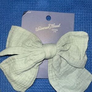 Universal Thread Women's Green Hair Clip